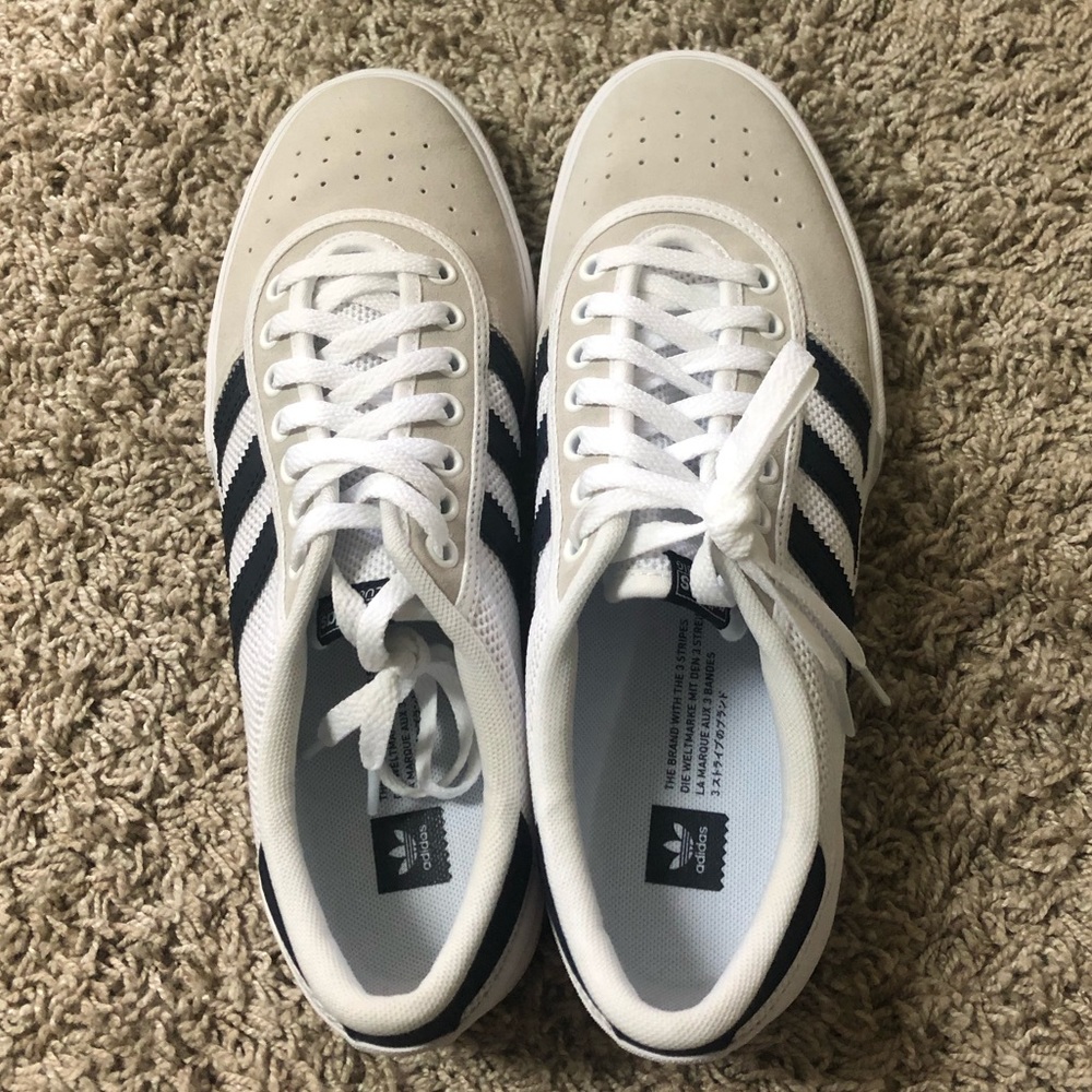 Size8.5,9.5,10,10.5,11,11.5,12Adidas pro navy wht
